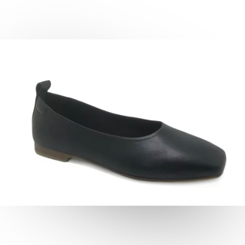 BRAND NEW BLACK FLATS